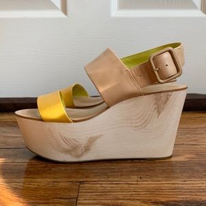 BCBGeneration | wood platforms